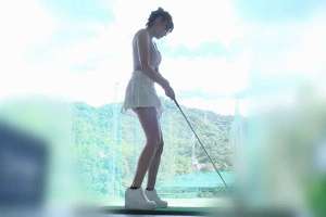 Haruka Funakoshi chơi golf gọi vốn