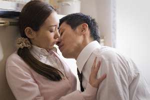 Phim 18+ Niềm vui buổi chiều của bà nội trợ